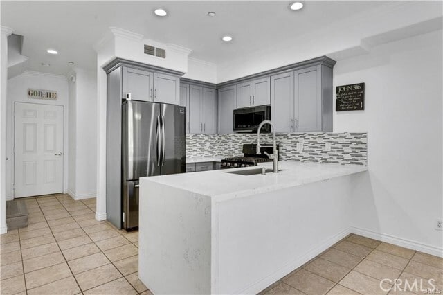 Building Photo - 750 S Azusa Ave