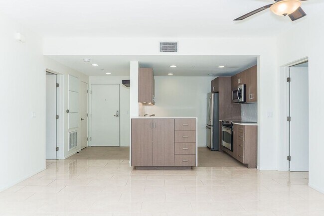 Foto del edificio - Beautiful 2/2 condo across from Balboa Park!
