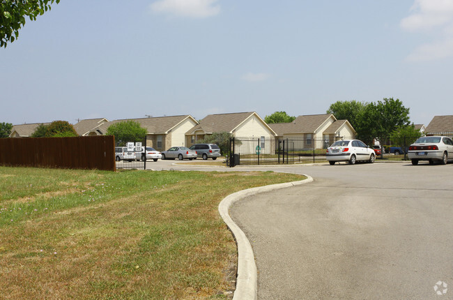 Building Photo - La Vista Retirement Community