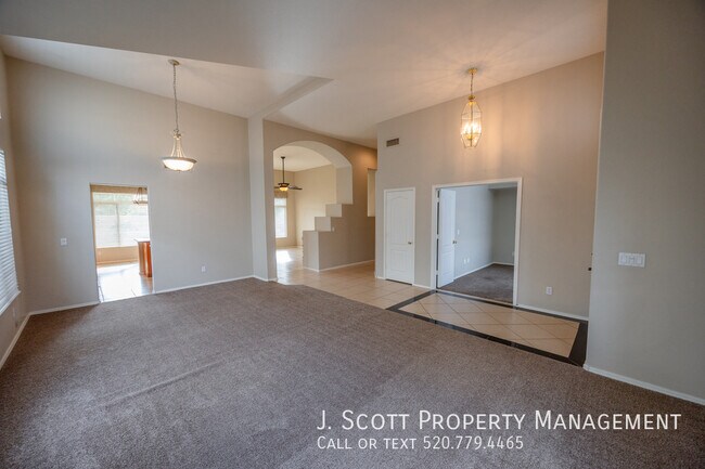 Foto del edificio - 7417 W Candelaria Dr