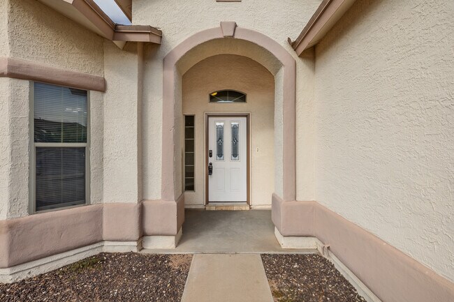 Foto del edificio - 14381 Alma Point Dr