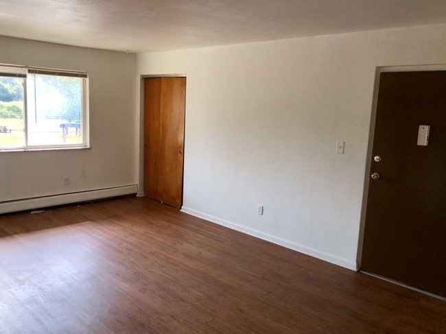 Building Photo - 3627 Delphos Ave