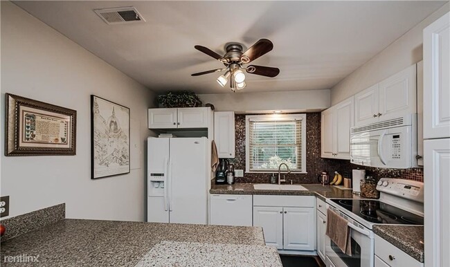 Building Photo - 1 br, 1 bath Condo - 7324 Lakefront Dr