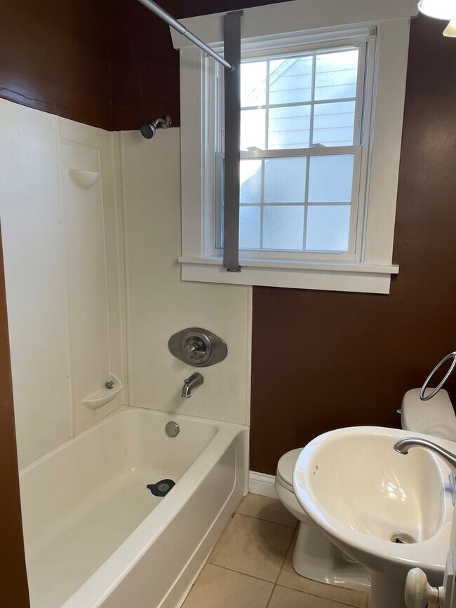 Foto del edificio - Charming, Centrally Located 2 Bed / 1.5 Bath