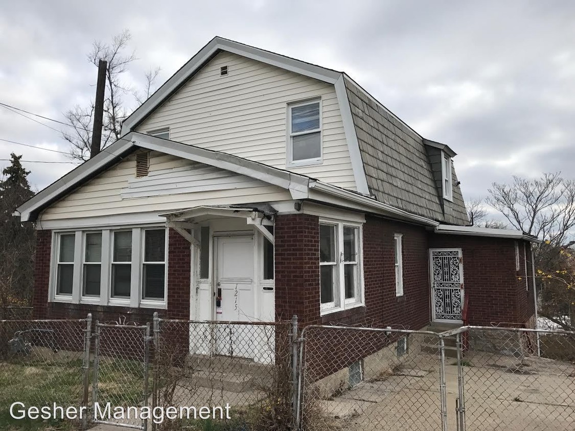 Primary Photo - 1215 Amanda Ave