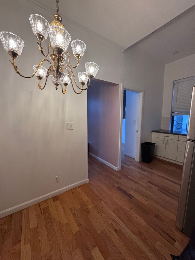 Building Photo - 124-14 Metropolitan Ave