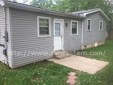 Foto del edificio - 3 bedroom 1 bath 1000sqft house