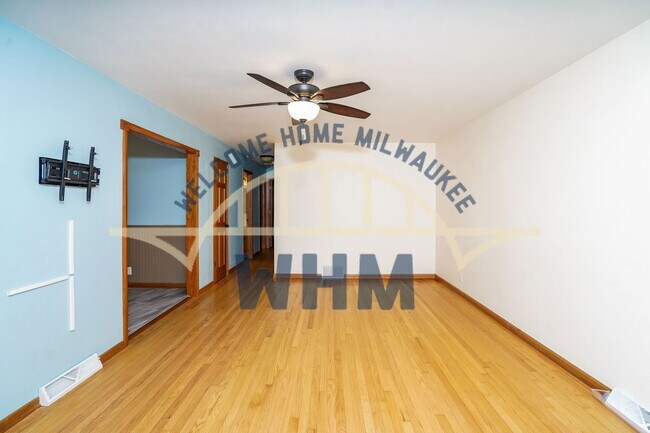 Foto del edificio - W242N6591 Spruce St
