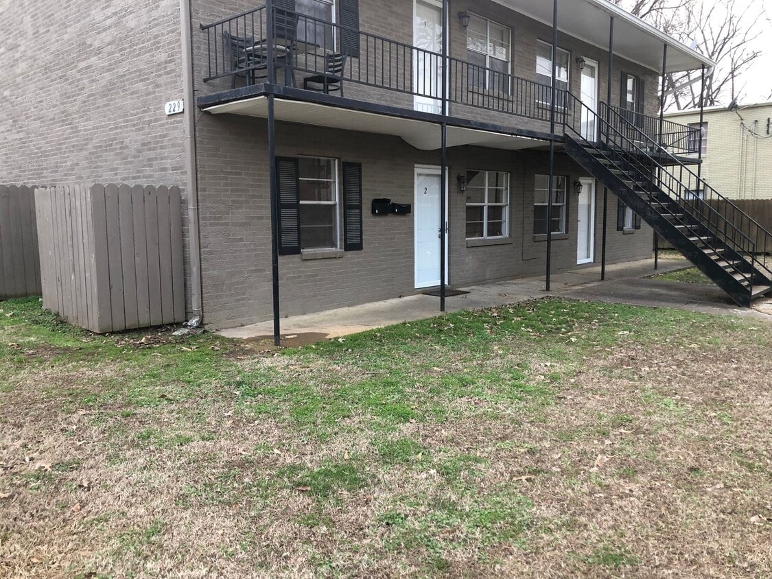 Primary Photo - 229 N Church Ave