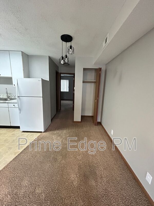 Foto del edificio - 4621 Prescott Ave