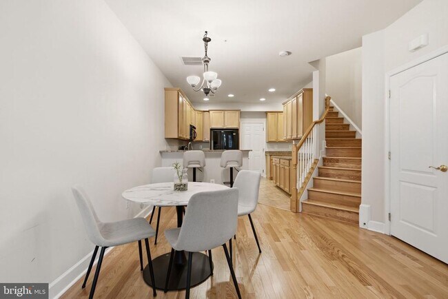 Foto del edificio - 13624 Dover Cliffs Pl