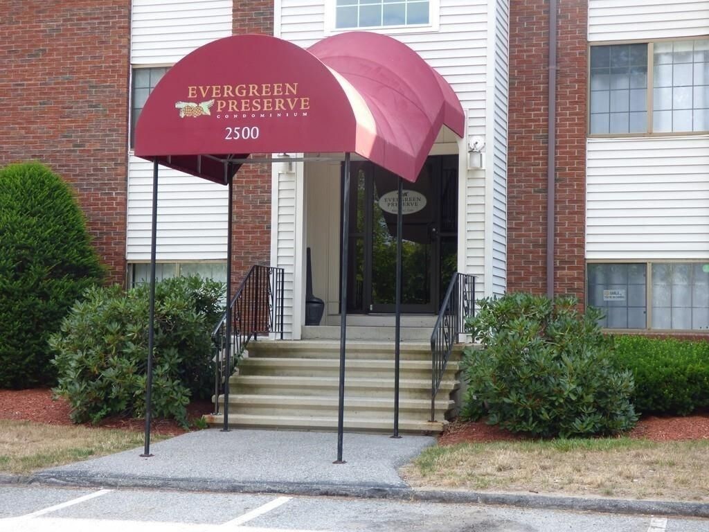 2500 Skyline Dr, Lowell, MA 01854 Condo for Rent in Lowell, MA