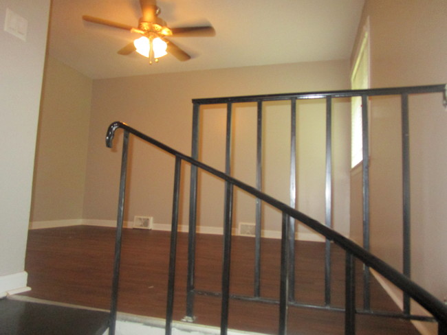 Loft con vista a la habitación - Charleston Square Townhomes