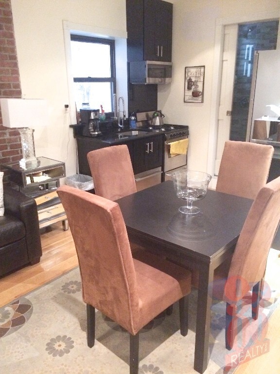 Primary Photo - 434 W 52nd St