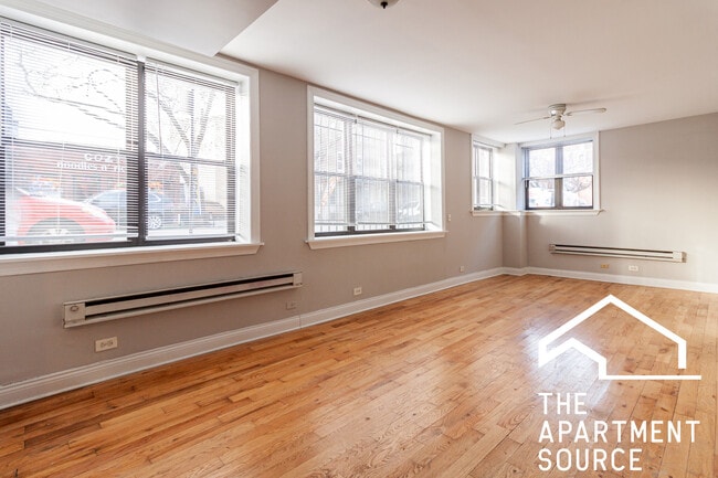 Building Photo - 3439 N Sheffield Ave