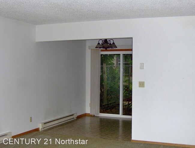Building Photo - 2 br, 1 bath House - 5117 N Michigan Ave