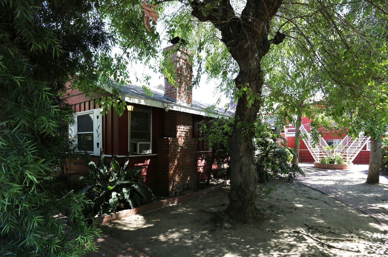 Primary Photo - 3834-3842 1/2 Sawtelle Blvd