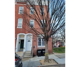 Building Photo - 1607 Division St