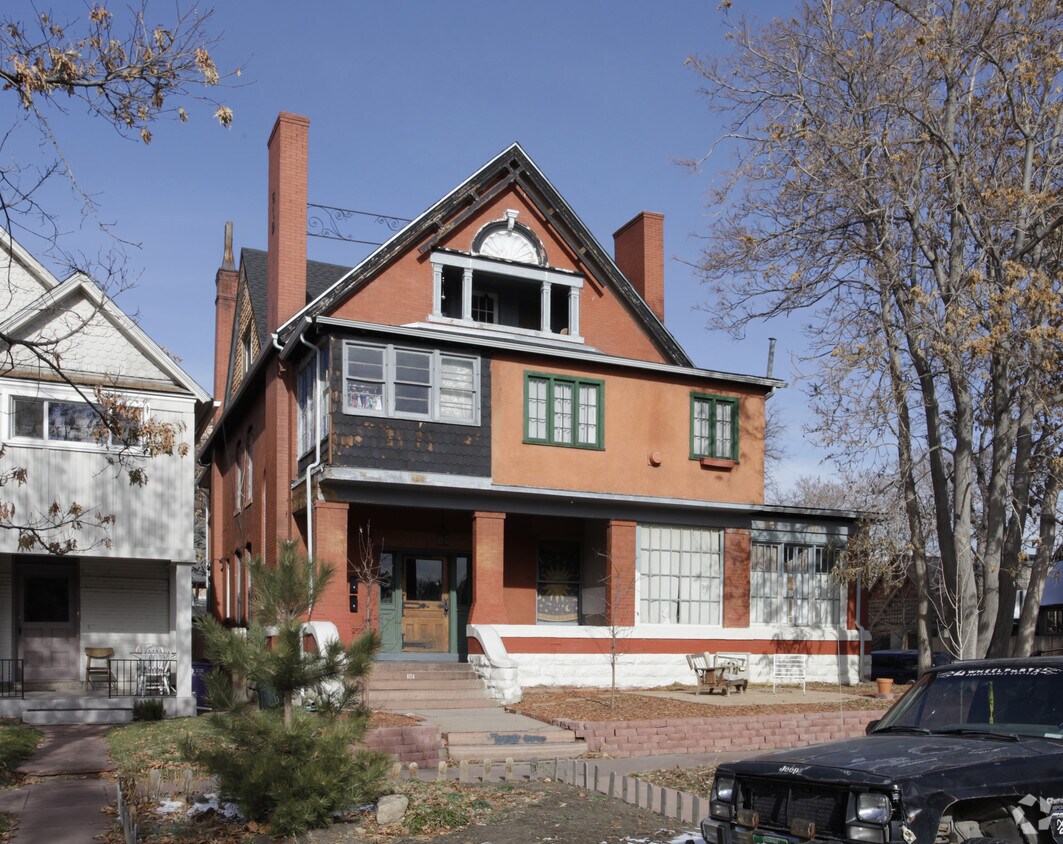 Primary Photo - 101 W Irvington Pl