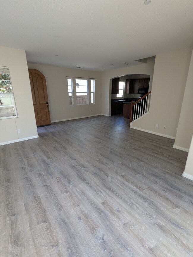 Gran habitación vista desde la parte trasera del control deslizante - 1406 Mosaic Glen