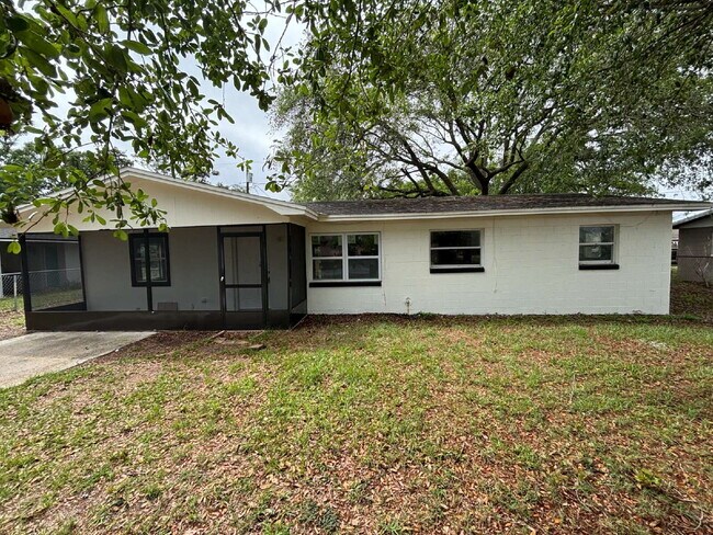 Foto del edificio - Newly Remodeled 4BR Home in Lake Wales – Prime Location!