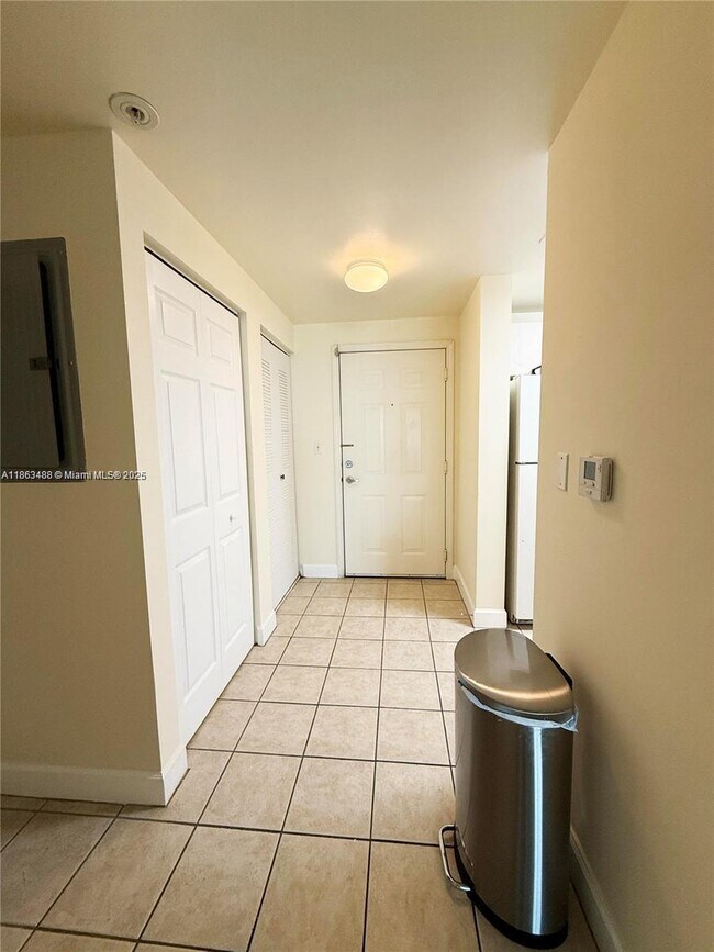 Building Photo - 50 Menores Ave