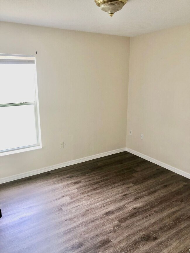 Foto del edificio - 38629 Rose Ln