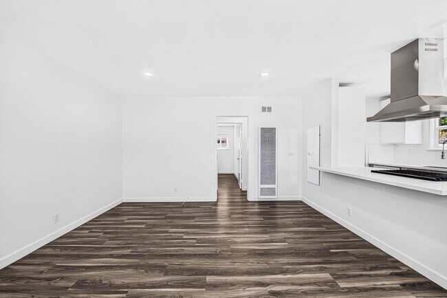 Foto del edificio - 4308 E 4th St