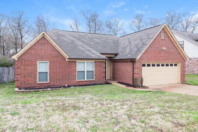 Building Photo - 15 Rolling Oaks Dr