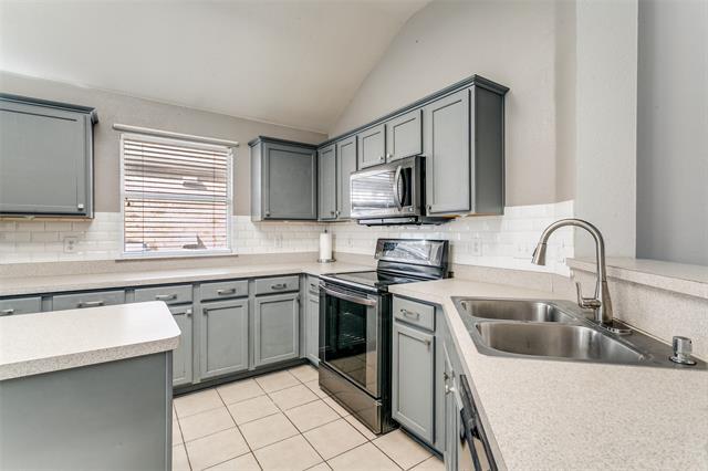 Foto del edificio - 2408 Graystone Ln