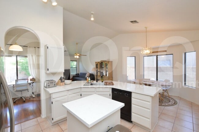 Building Photo - 6609 N 85th Dr