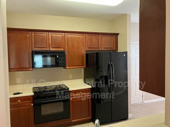Foto del edificio - 2045 Forest Lakes Ln
