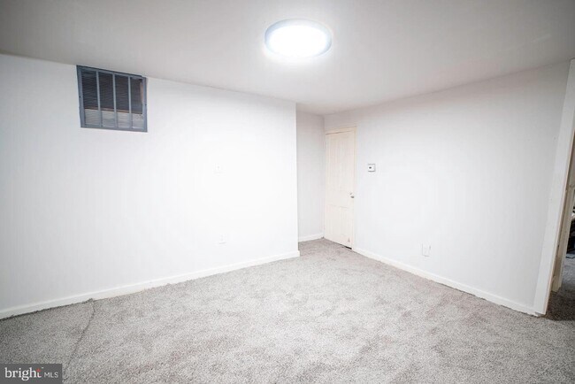 Building Photo - 28 Mt Holly Ave