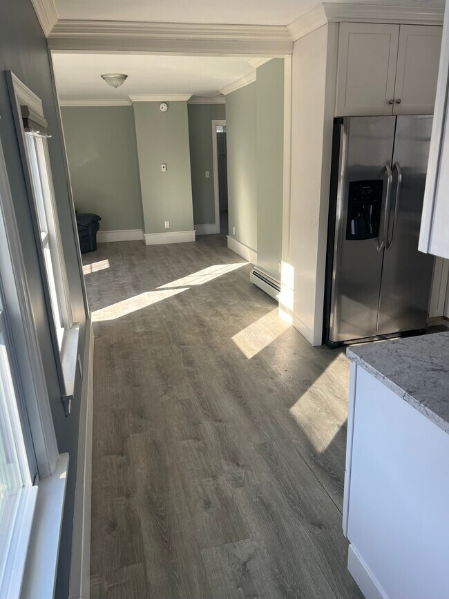 Building Photo - 116 Maple Ave