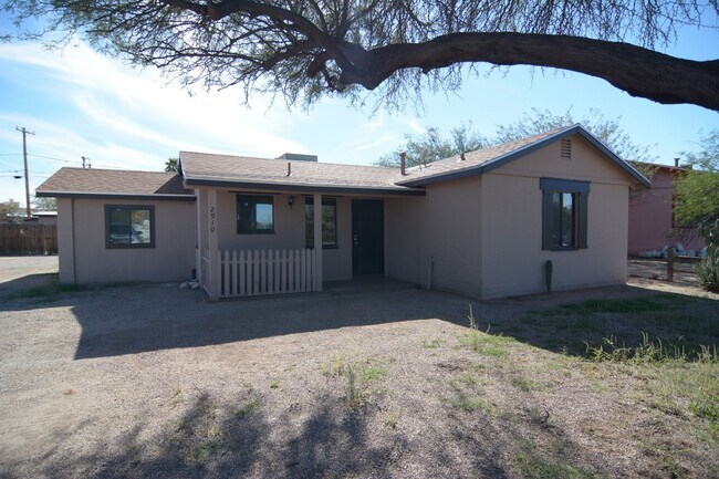 Foto del edificio - Charming 3 Bedroom 2 Bath House! Central T...