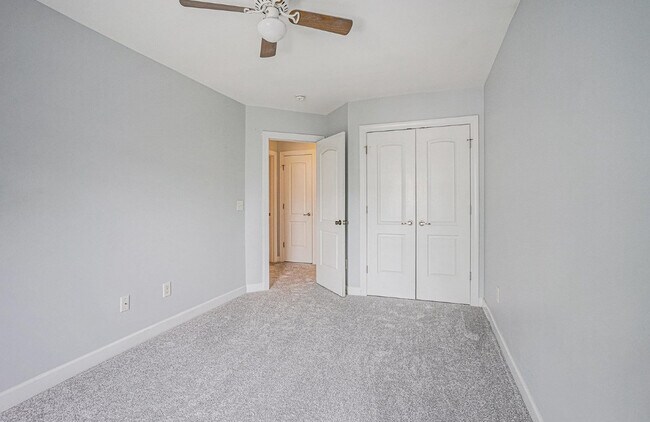 Foto del edificio - 1120 Fairway Ln