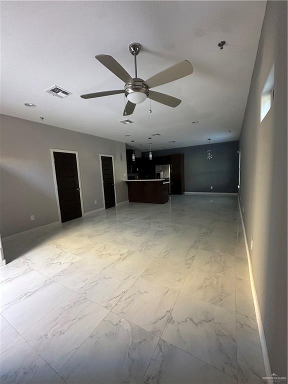 Foto del edificio - 13 East St