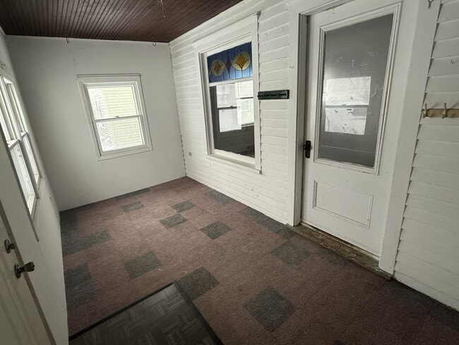 Foto del edificio - 325/327 3rd St NE