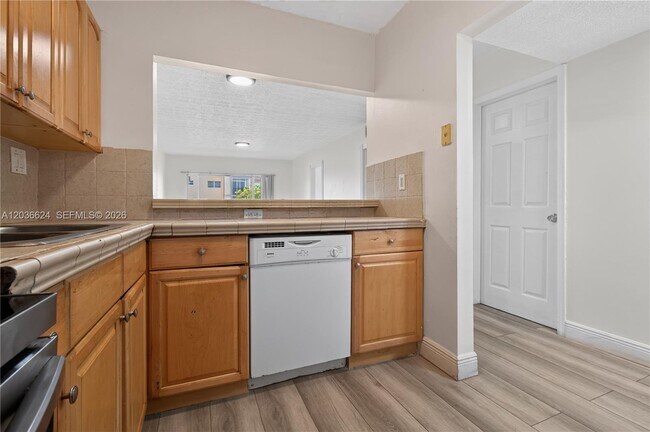 Foto del edificio - 6070 W 18th Ave