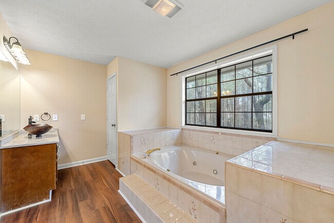 Foto del edificio - 249 Tony Trl SE