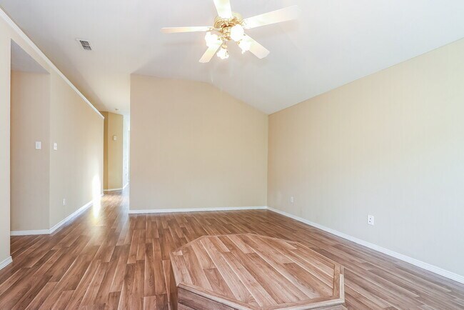 Foto del edificio - 7732 Stonebank Ct