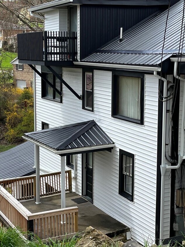 2338 Chestnut St Unit 5, Steubenville, OH 43952 Room for Rent in