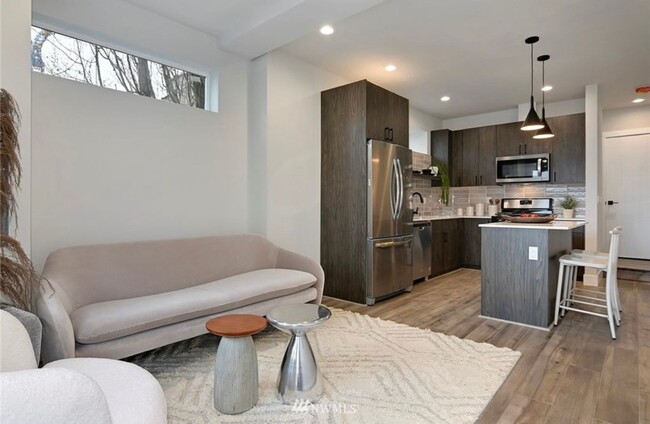 Foto del edificio - Welcome Home 2b/2ba Townhome with easy acc...