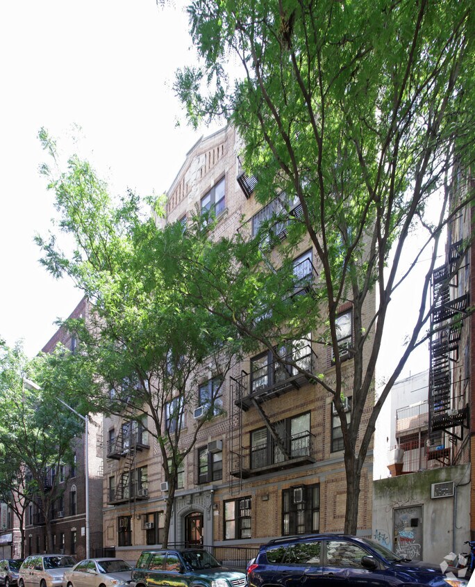 Foto del edificio - 907 Driggs Ave