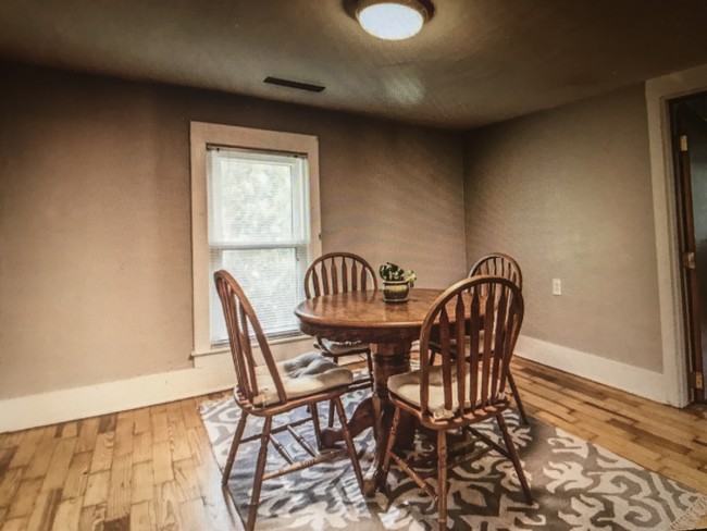 Unit 2 Living/Dinning Room - 403 W Silver Lake Rd