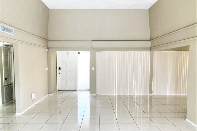 Foto del edificio - 4903 Banyan Ln