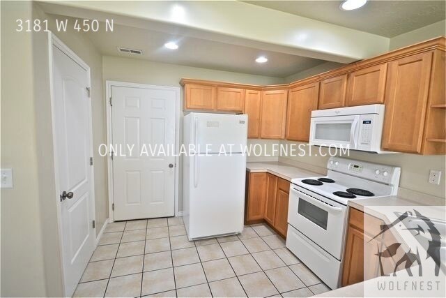 Building Photo - No Deposit Option! Beautiful 4 Bedroom Wes...