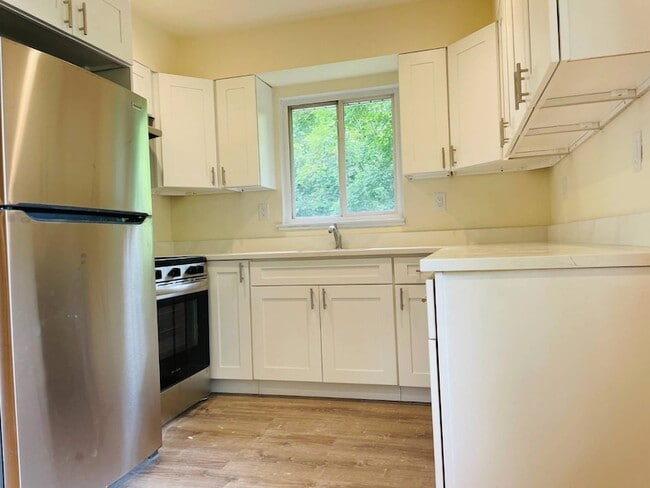 Photo - 26 Elm Ave Apartment