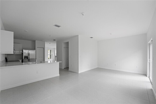 Building Photo - 124 SW 184th Way
