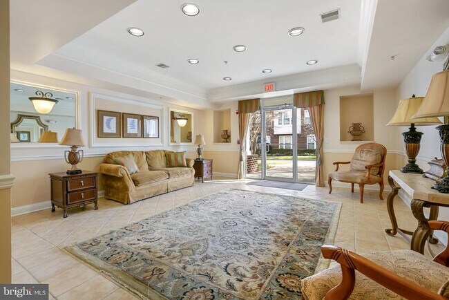 Foto del edificio - 5801 Clipper Ln